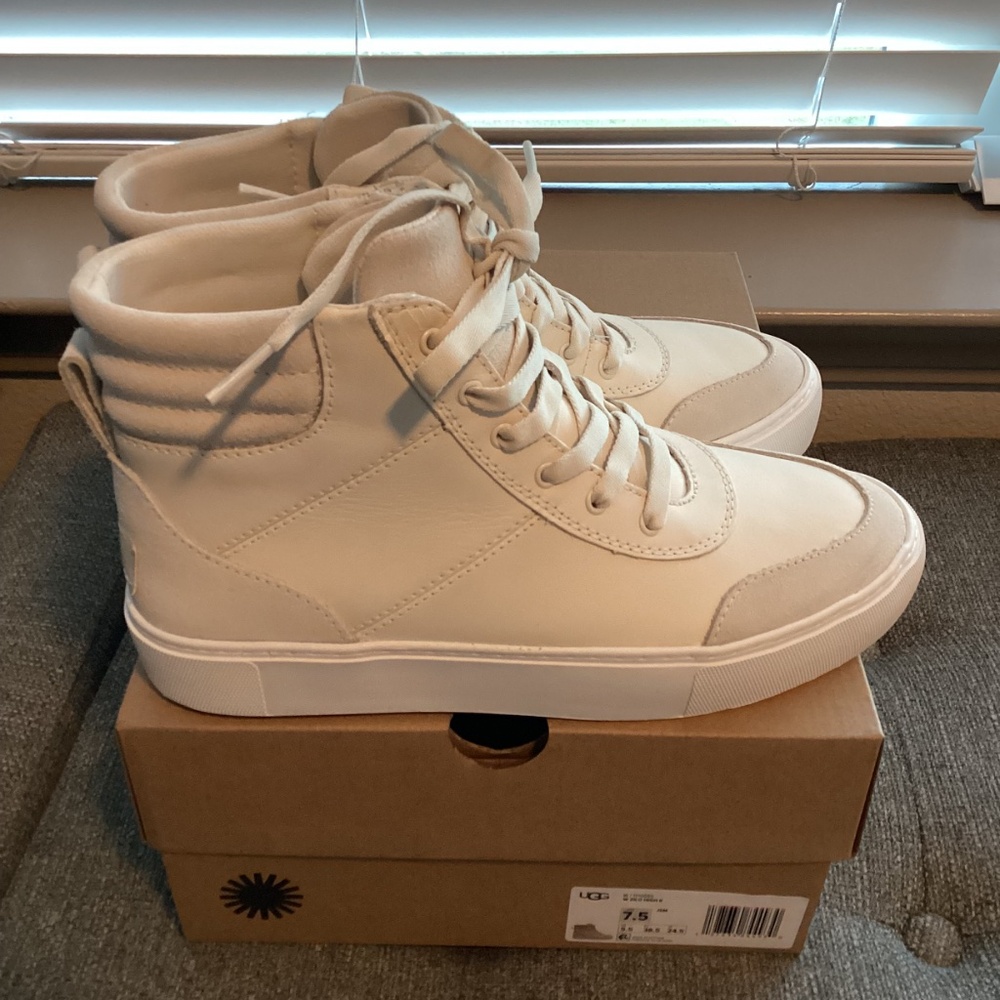 UGG® Zilo High Top Sneaker (Women), size 7.5M